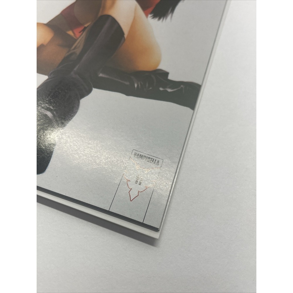 VAMPIRELLA 11 - Picture 4 of 11